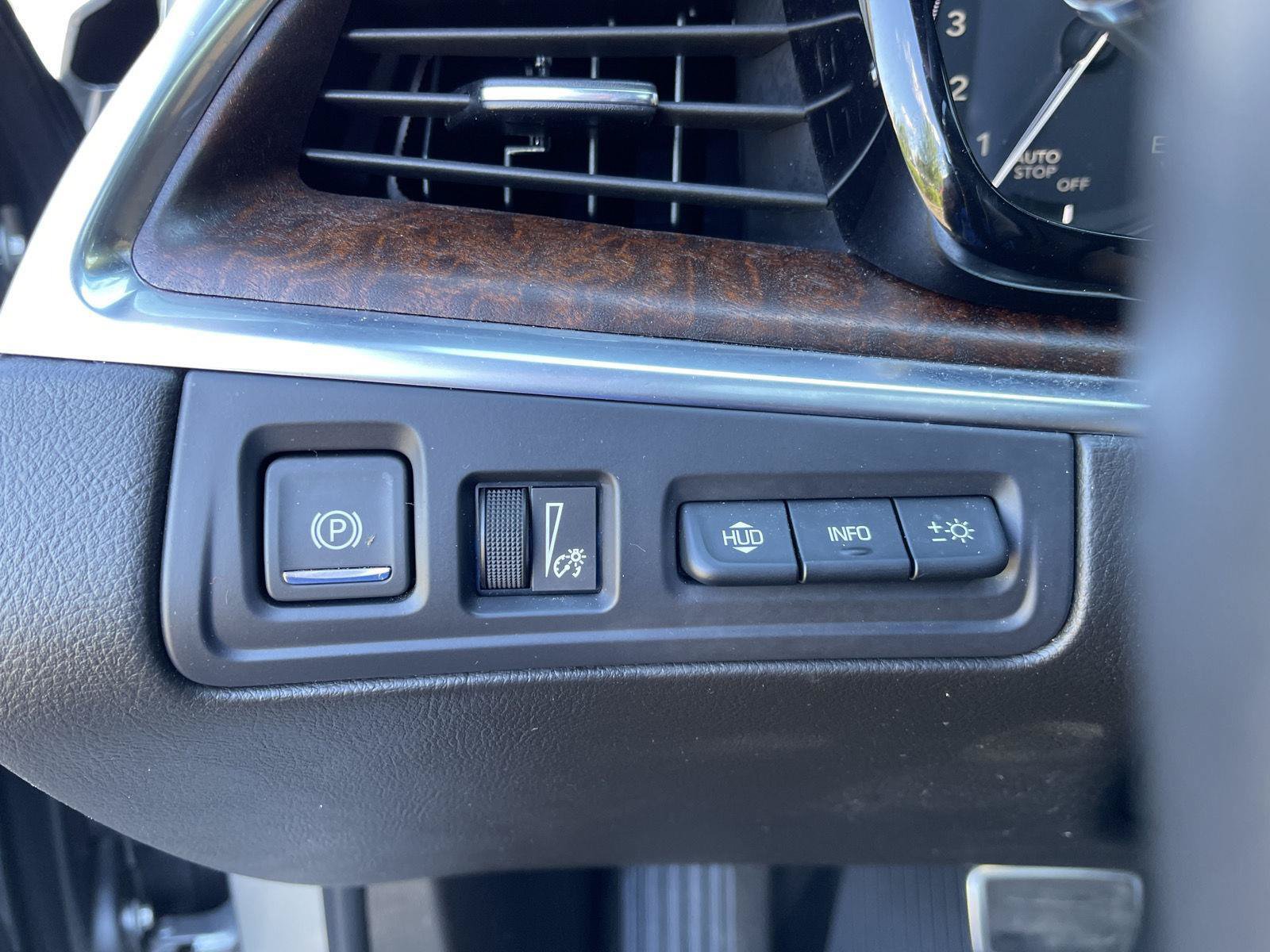 Used 2024 Cadillac XT5 Sportv w/ Technology Package AWD/4WD image 20
