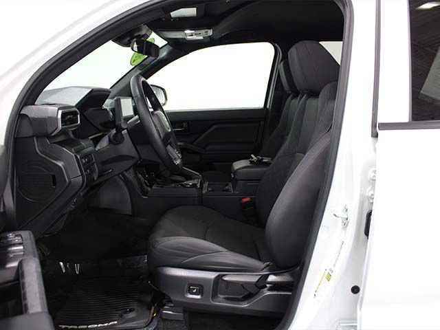 Certified 2024 Toyota Tacoma SR AWD/4WD image 10