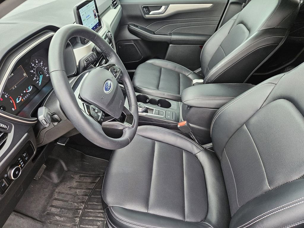 Used 2022 Ford Escape SEL image 10