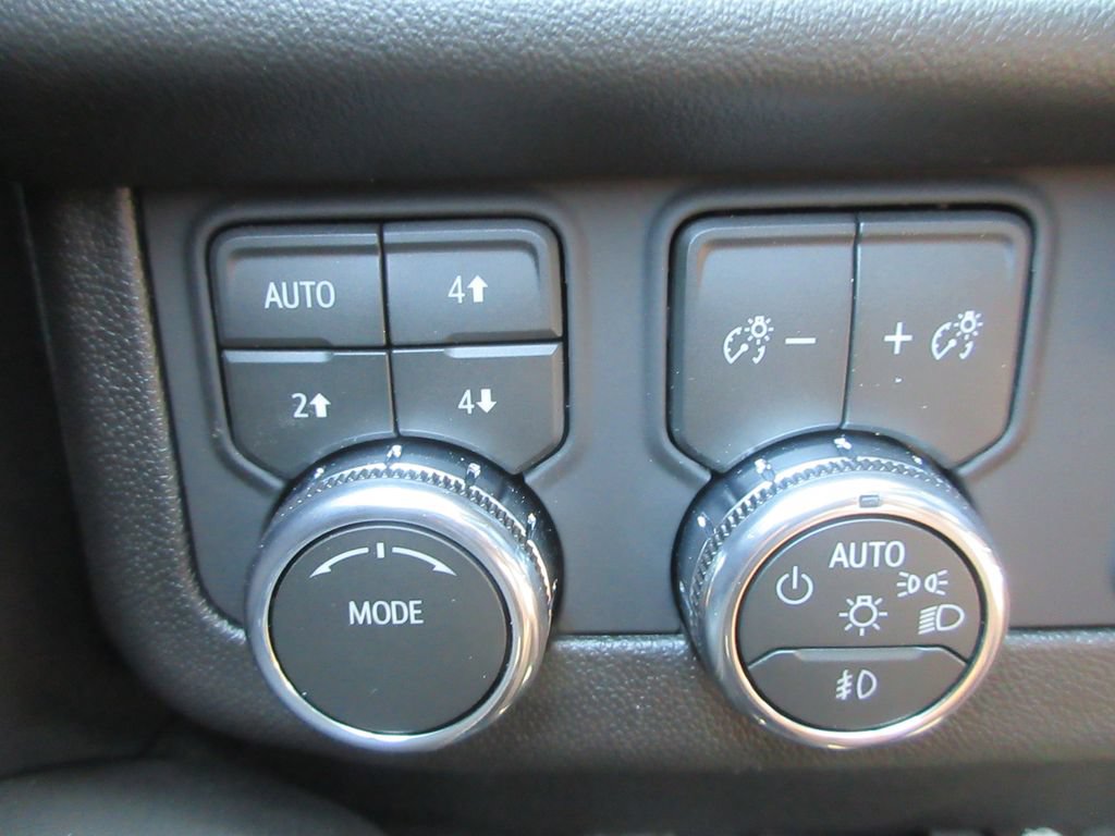 New 2026 GMC Yukon XL Elevation w/ Elevation Premium Package AWD/4WD image 18