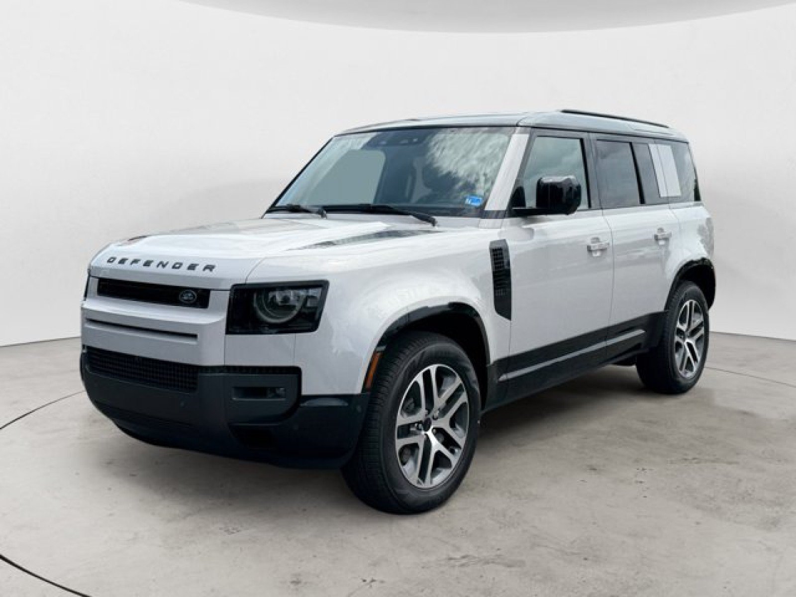 New 2026 Land Rover Defender 110 X-Dynamic SE AWD/4WD image 1
