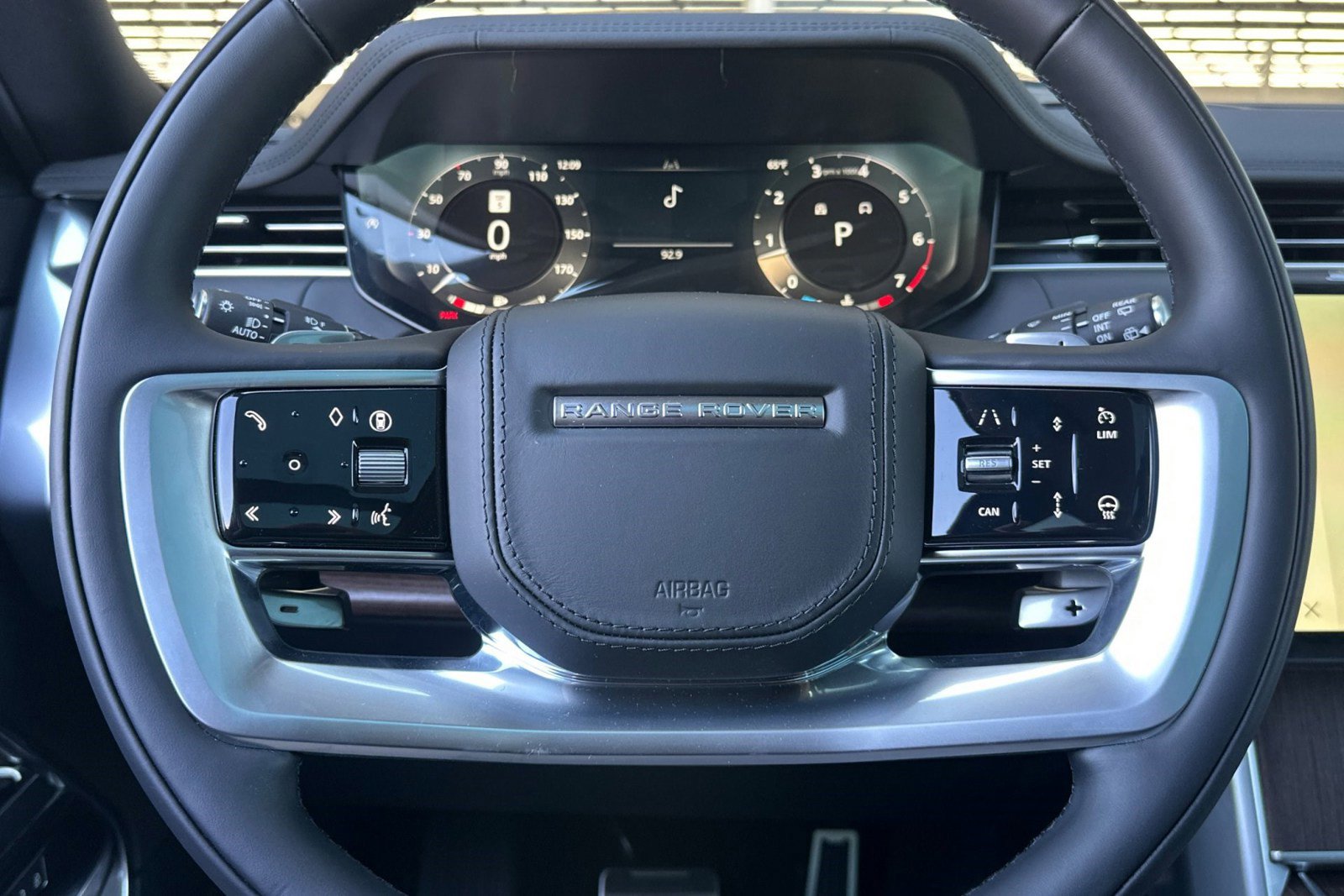 New 2026 Land Rover Range Rover Long Wheelbase SE image 16