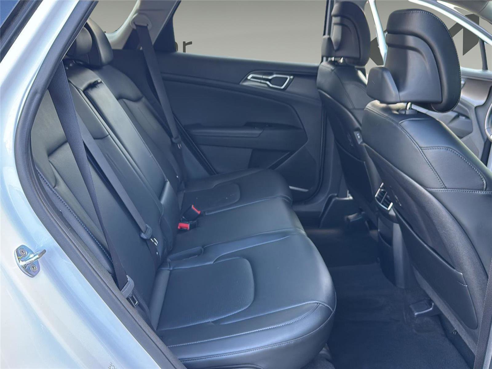 Used 2023 Kia Sportage EX image 30