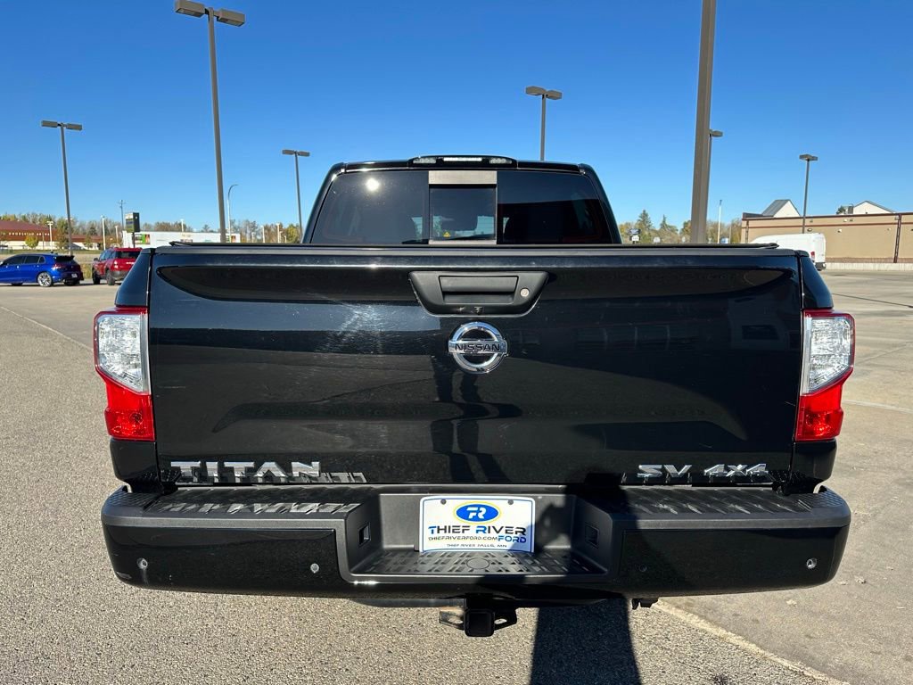 Used 2020 Nissan Titan SV w/ SV Convenience Package image 4