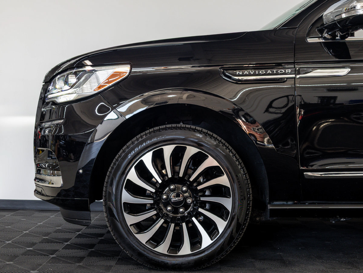 Used 2024 Lincoln Navigator Black Label AWD/4WD image 10