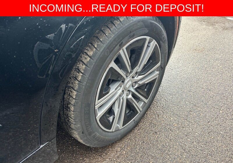 Used 2024 Cadillac Lyriq Luxury w/ LPO, Floor Liner Package AWD/4WD image 12