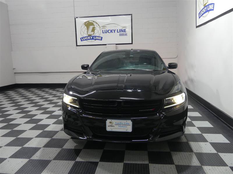 Used 2022 Dodge Charger SXT RWD image 2