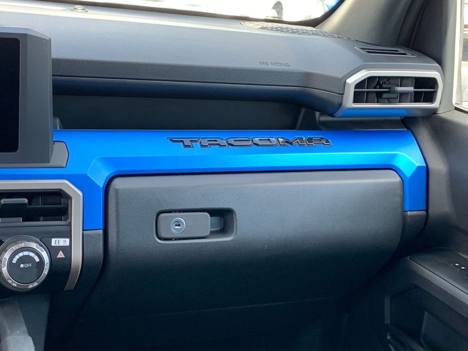 Used 2025 Toyota Tacoma TRD Off-Road image 34