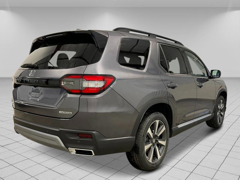 New 2025 Honda Pilot Touring image 8