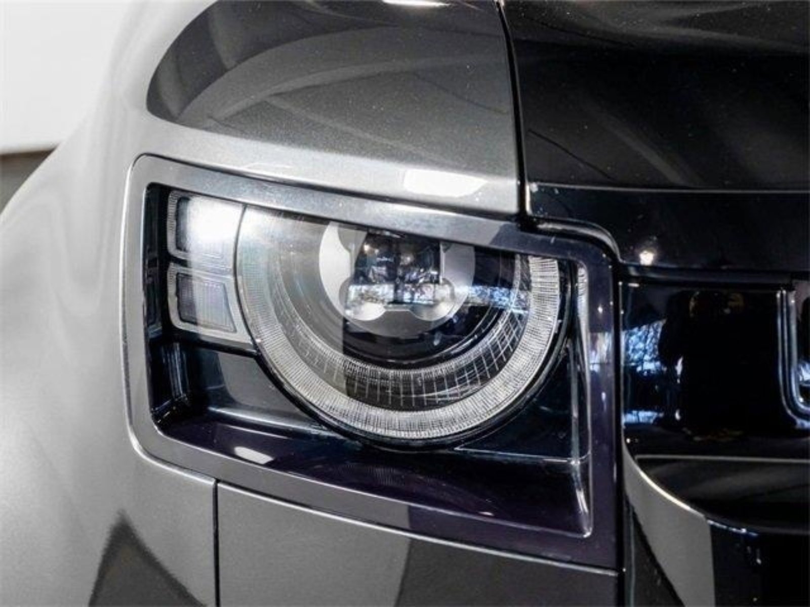 Used 2023 Land Rover Defender 130 X image 21