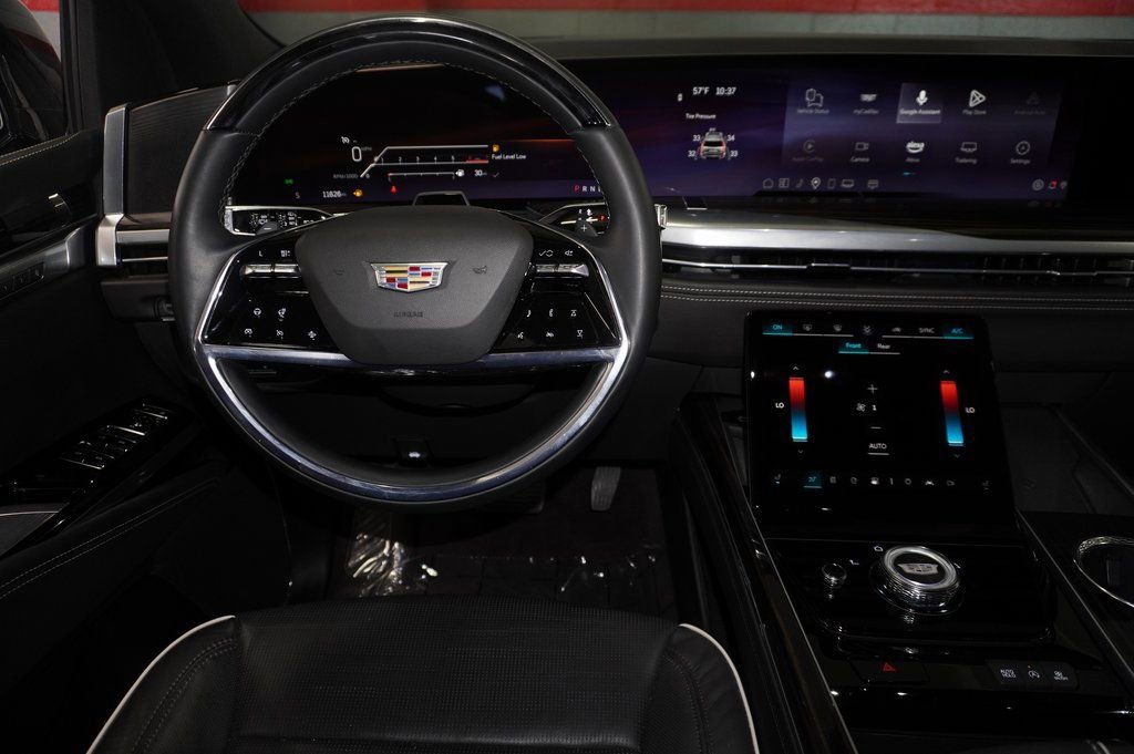 Used 2025 Cadillac Escalade ESV Premium Luxury image 14