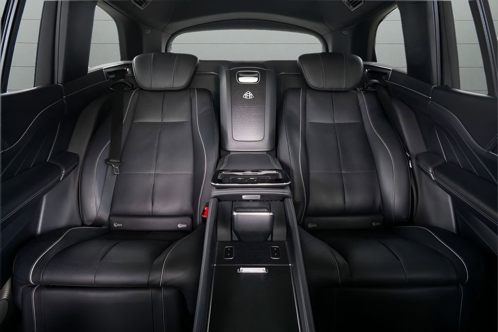 Used 2023 Mercedes-Benz Maybach GLS 600 4MATIC image 45