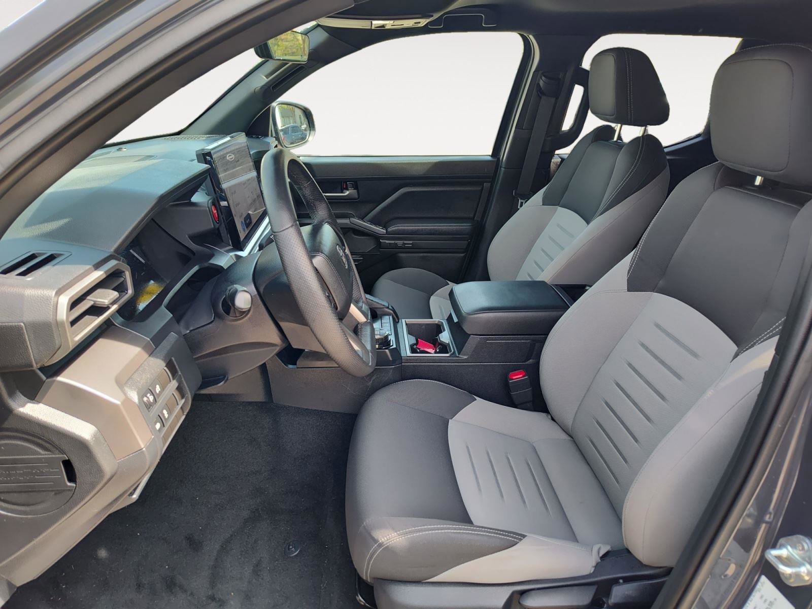 Used 2024 Toyota Tacoma TRD Off-Road image 9