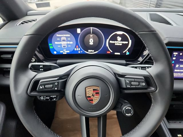 New 2025 Porsche Macan 4 Electric AWD/4WD image 21
