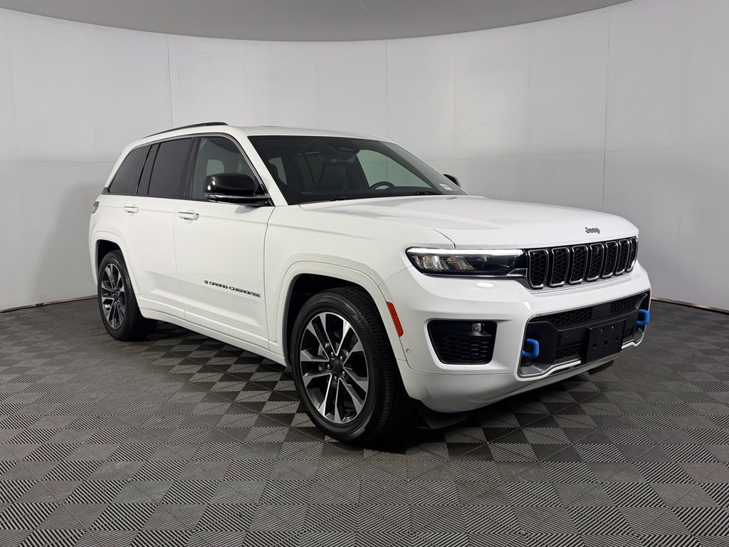 Certified 2022 Jeep Grand Cherokee Overland w/ Advanced Protech Group III AWD/4WD image 5