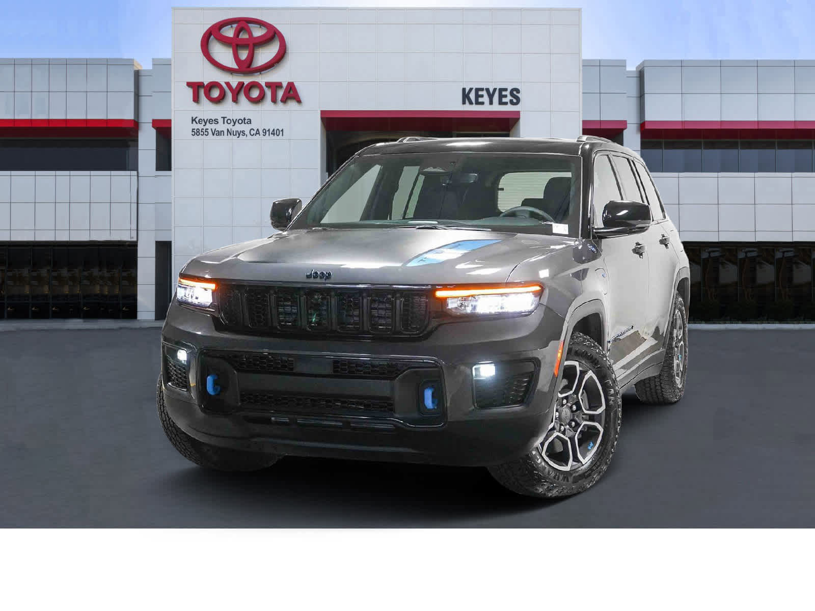 Used 2023 Jeep Grand Cherokee Trailhawk AWD/4WD image 1
