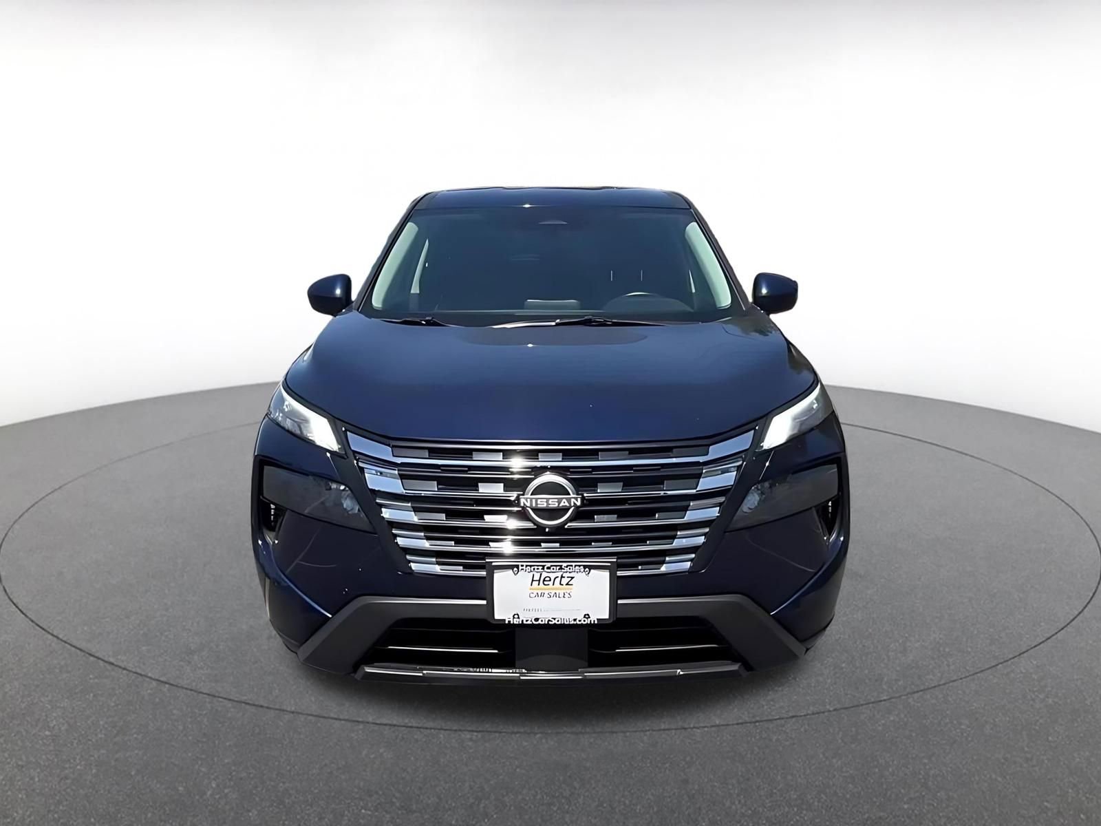 Used 2025 Nissan Rogue SV FWD image 4