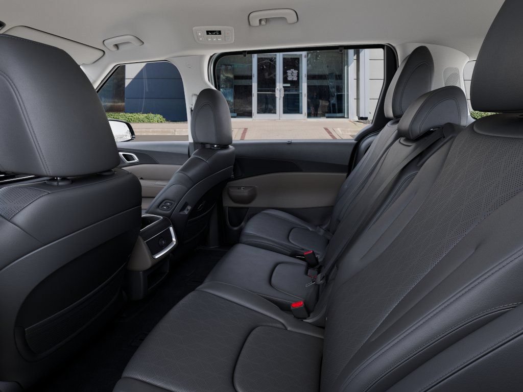 New 2027 Kia Carnival EX FWD image 22