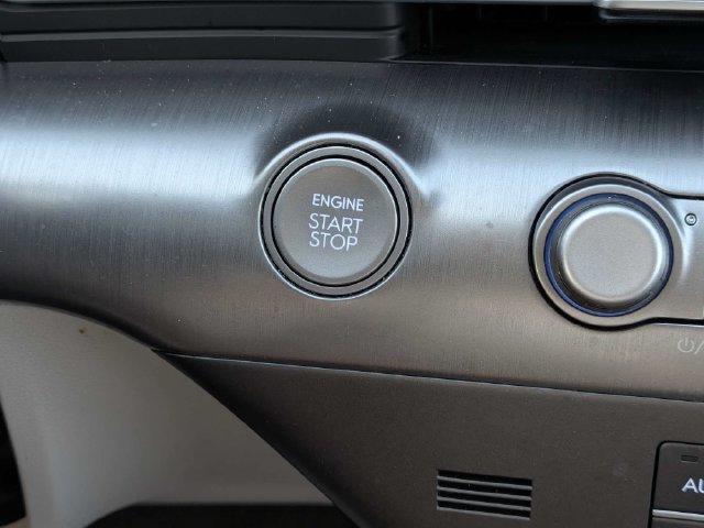 Used 2025 Hyundai Kona SEL FWD image 29