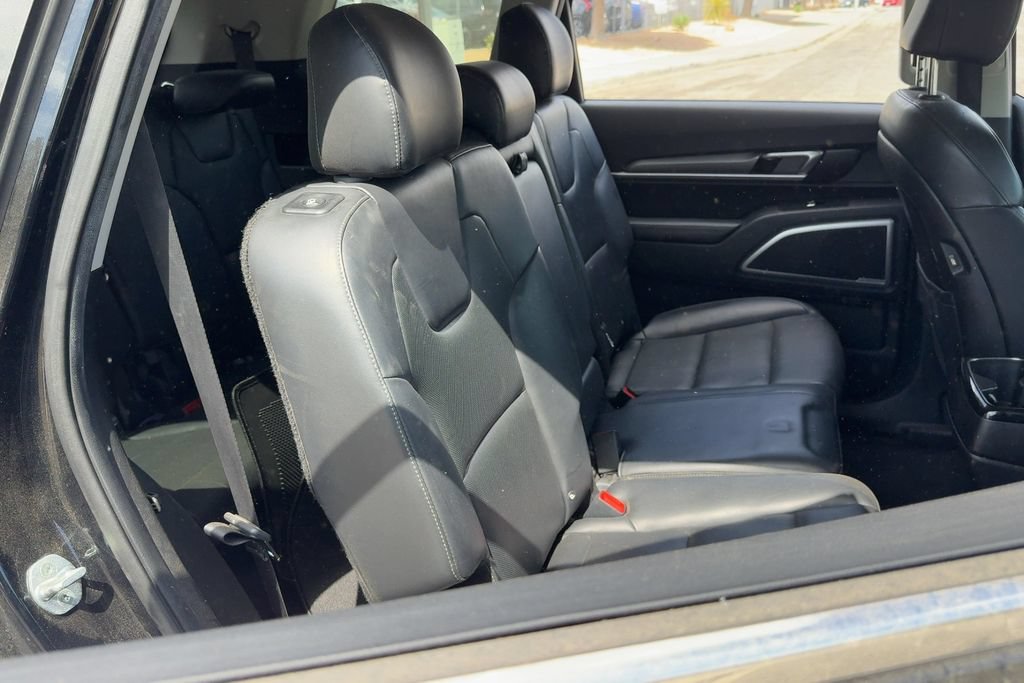 Used 2022 Kia Telluride LX FWD image 13