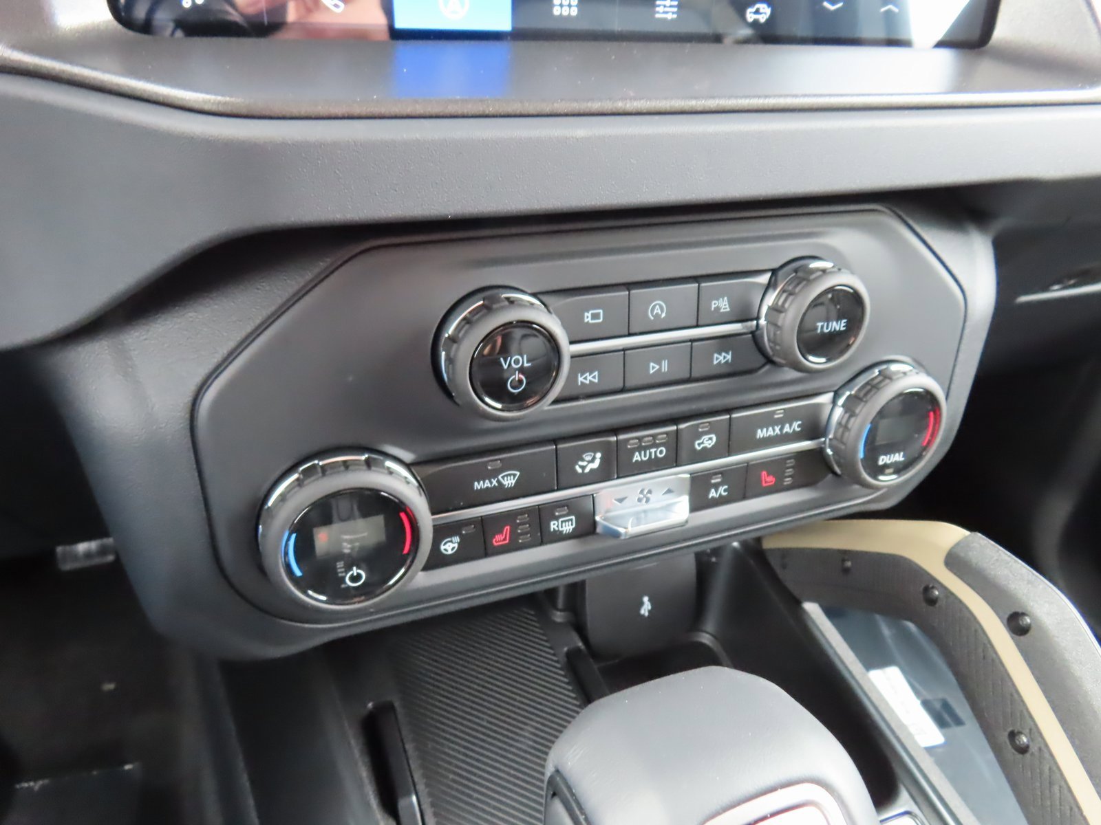 New 2025 Ford Bronco Badlands image 15