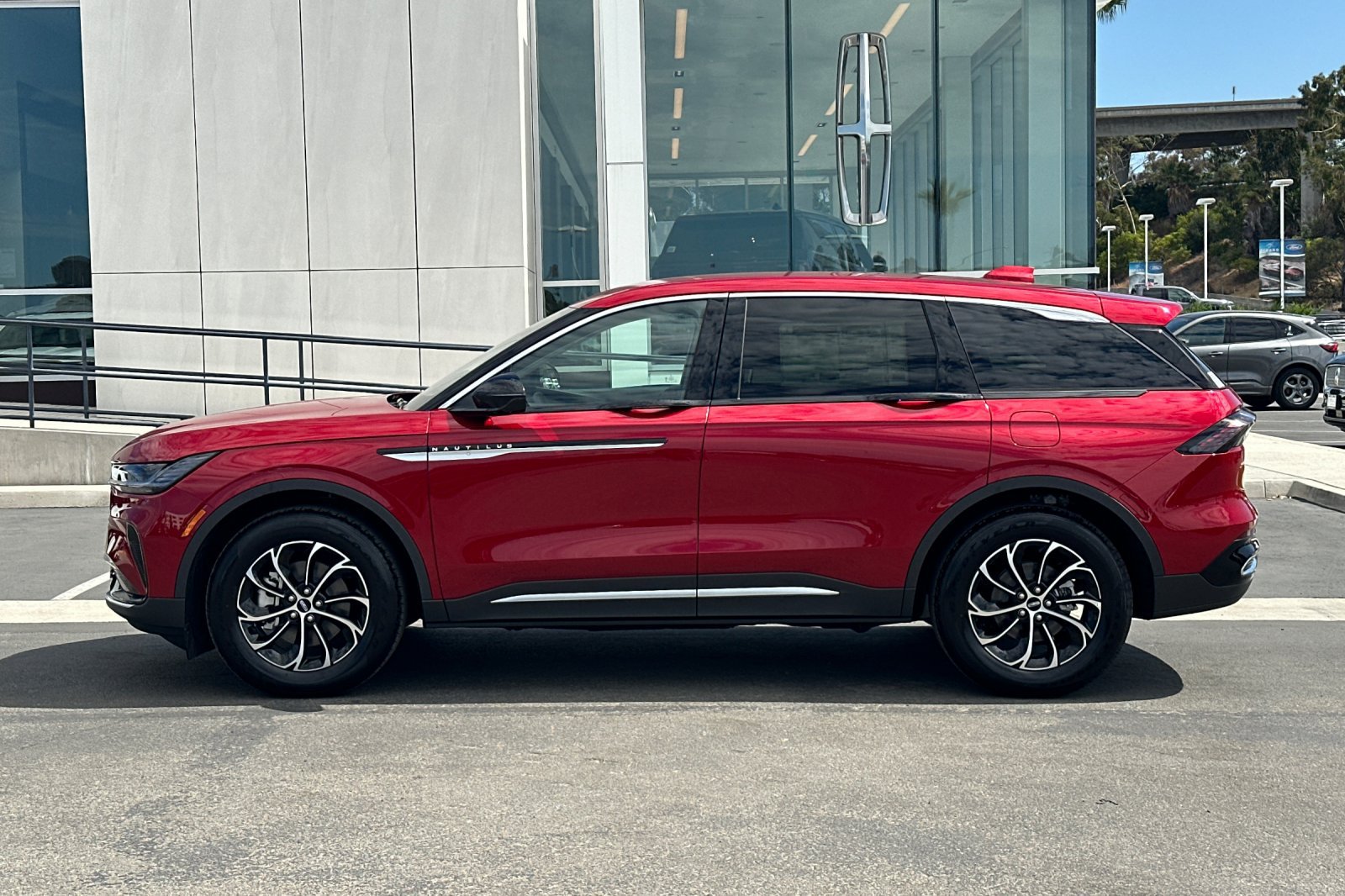 New 2026 Lincoln Nautilus Premier AWD/4WD image 6
