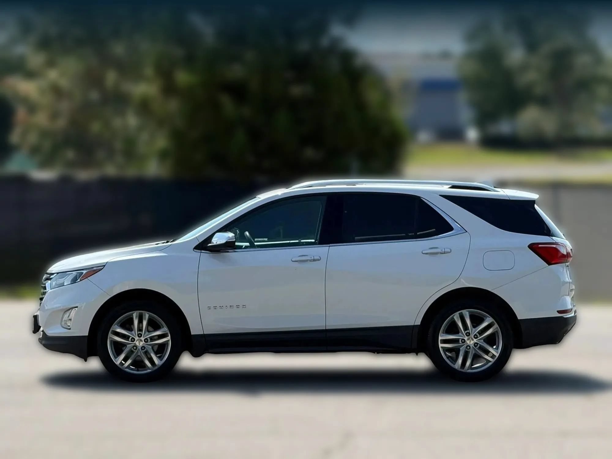 Used 2018 Chevrolet Equinox Premier w/ Premier True North Edition AWD/4WD image 8