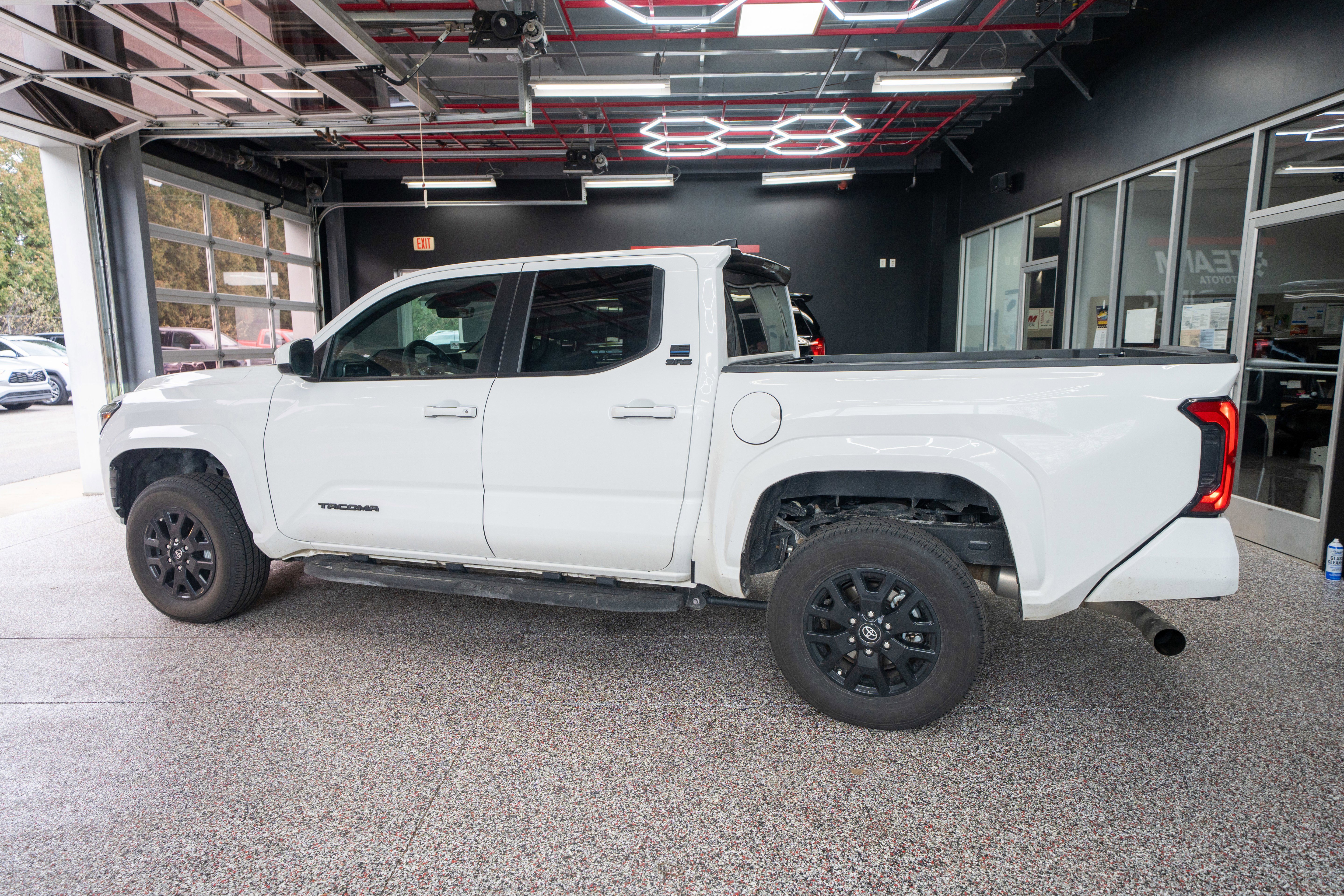 Certified 2024 Toyota Tacoma SR5 image 2