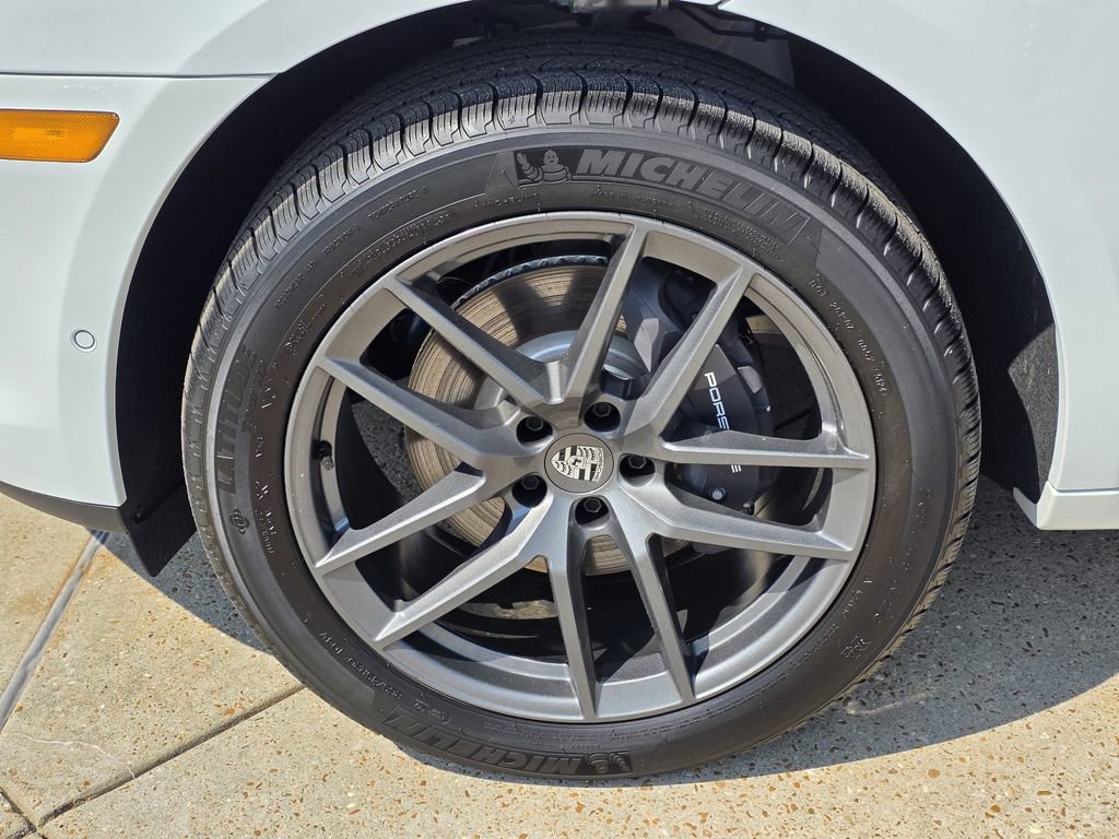 New 2025 Porsche Macan Turbo image 14