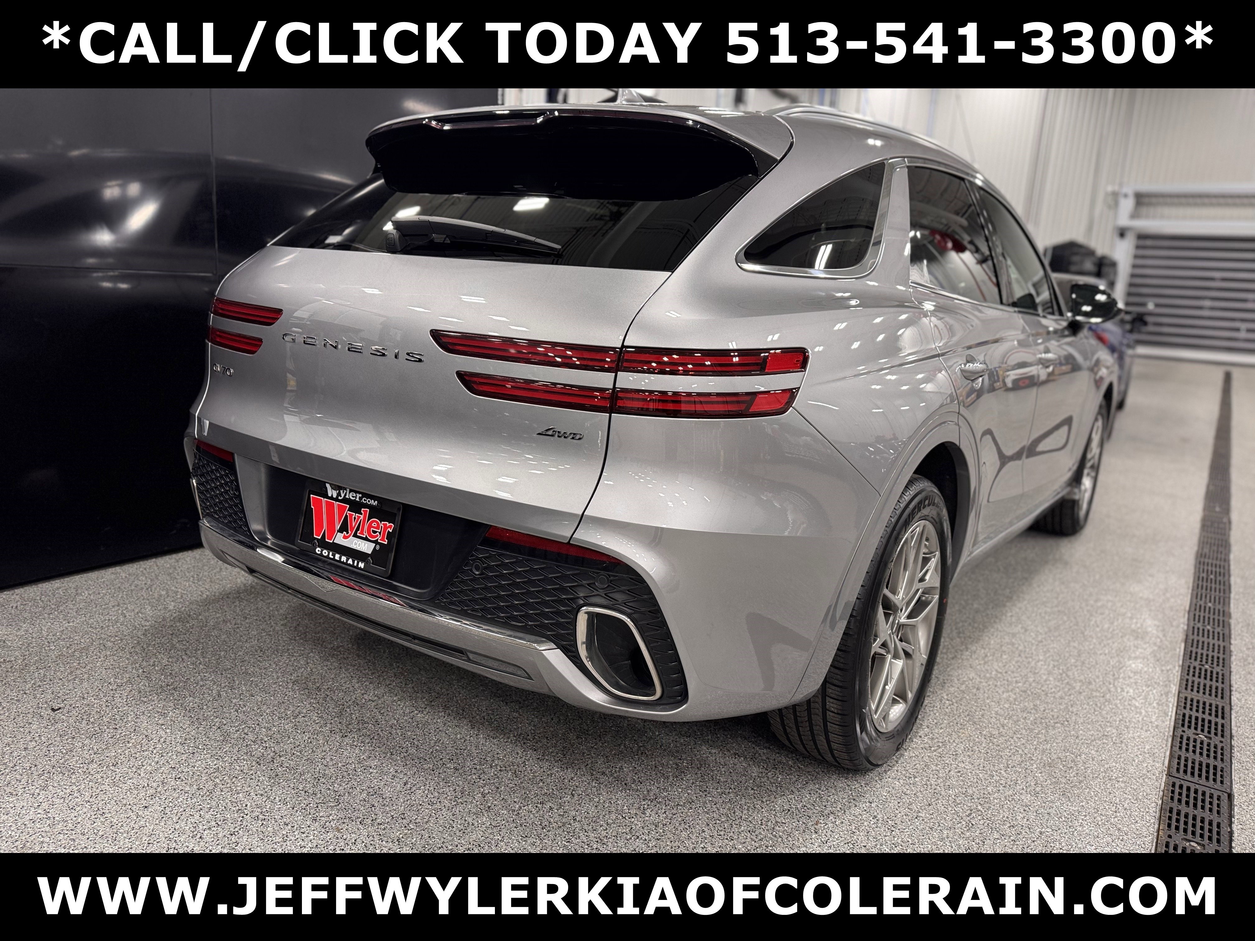 Used 2025 Genesis GV70 2.5T image 3