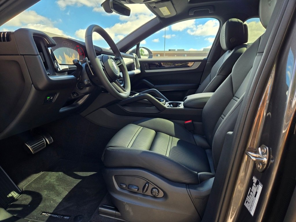 New 2026 Porsche Cayenne Coupe image 21