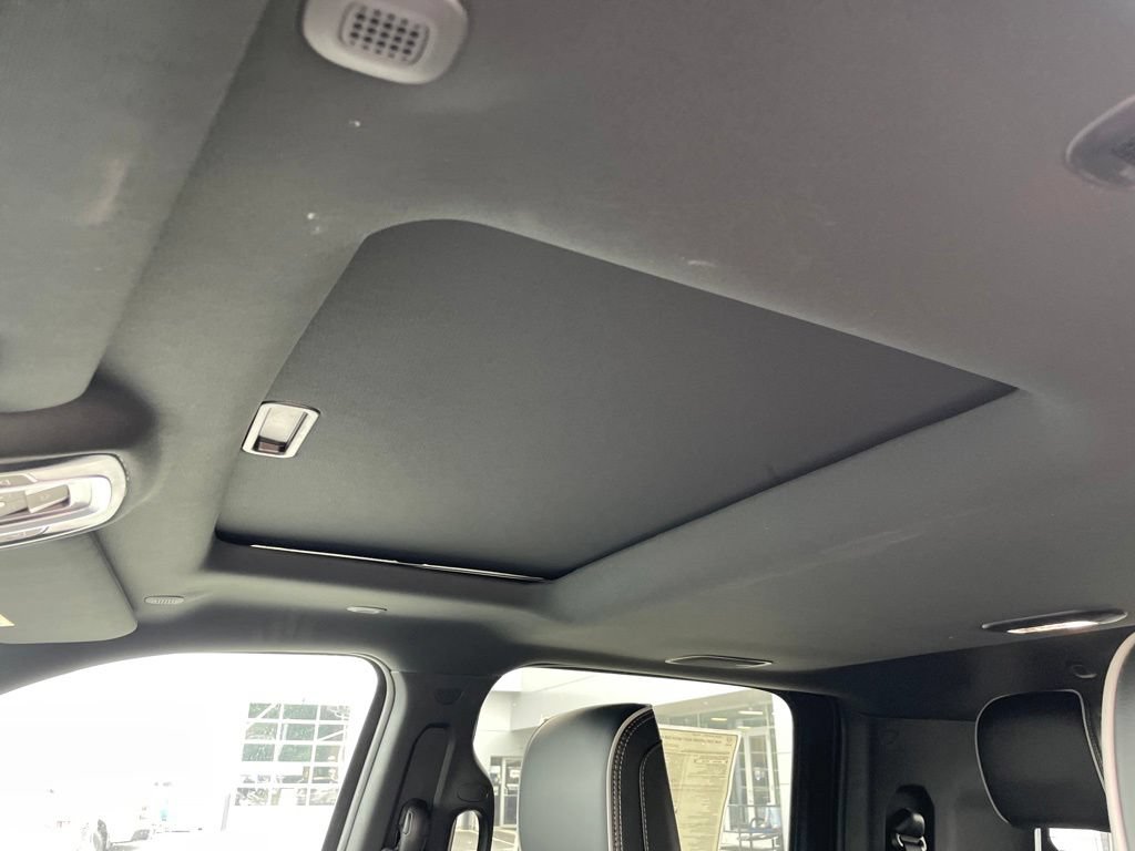New 2026 RAM 2500 Laramie AWD/4WD image 13