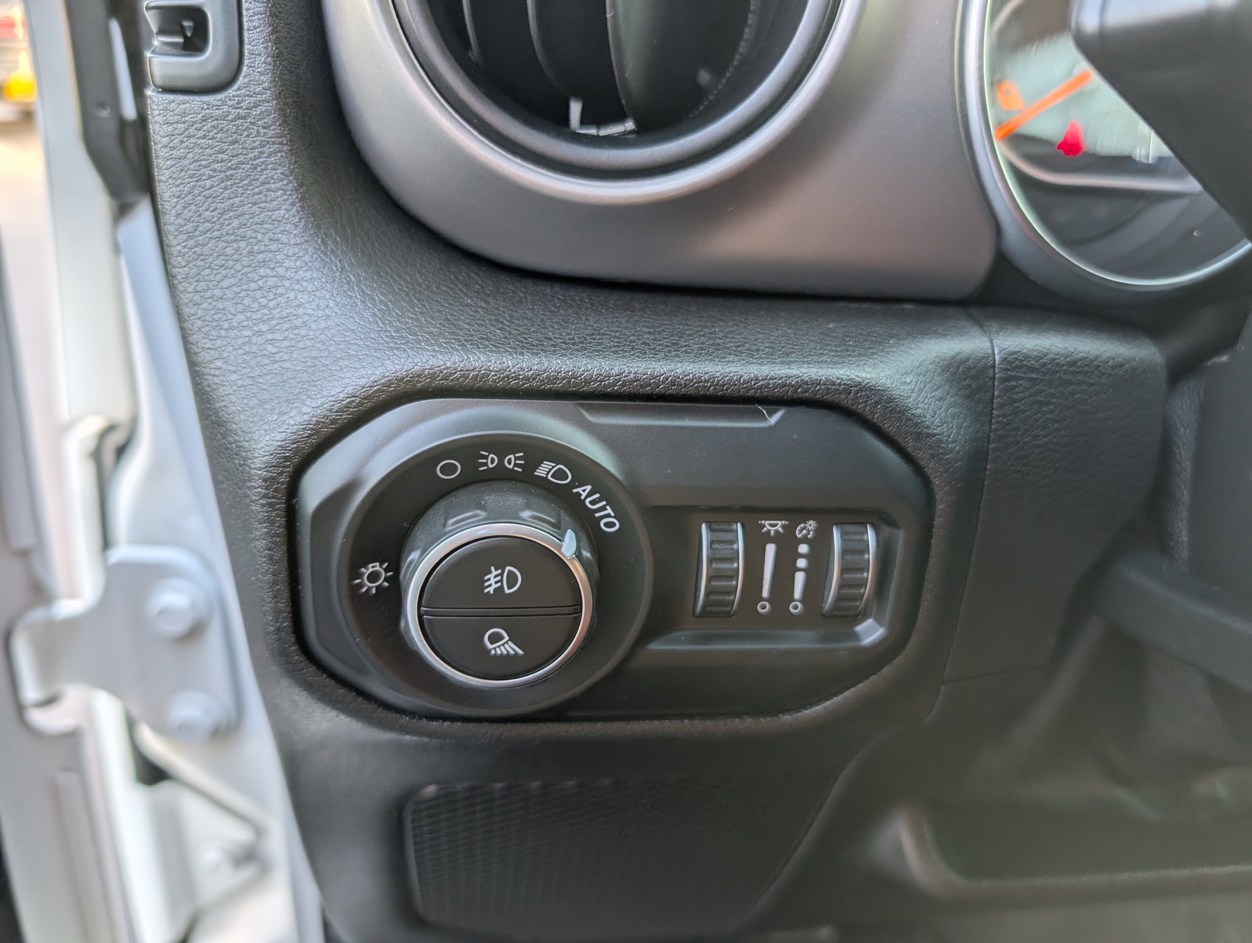 Used 2020 Jeep Gladiator Sport w/ Quick Order Package 24S image 15