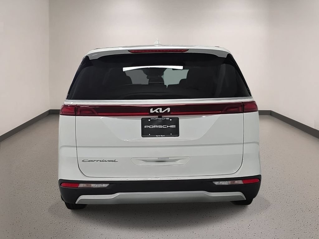 Used 2022 Kia Carnival LX FWD image 6