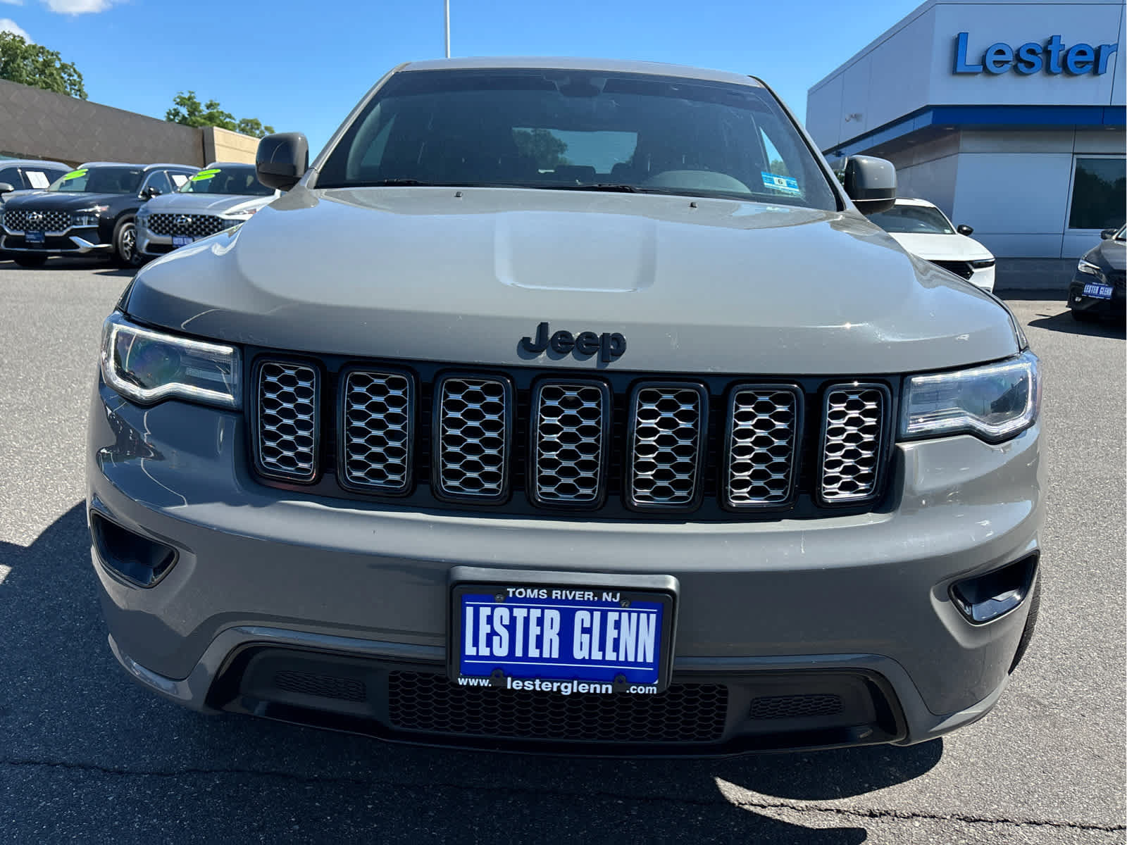 Used 2020 Jeep Grand Cherokee Altitude AWD/4WD image 4