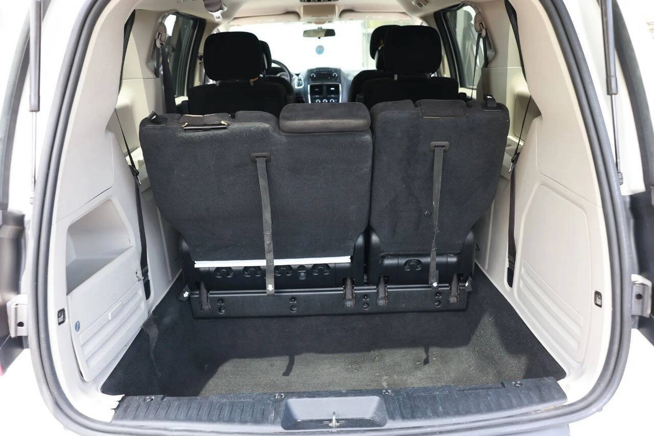 Used 2014 Dodge Grand Caravan SE w/ Quick Order Package 29E SE FWD image 30