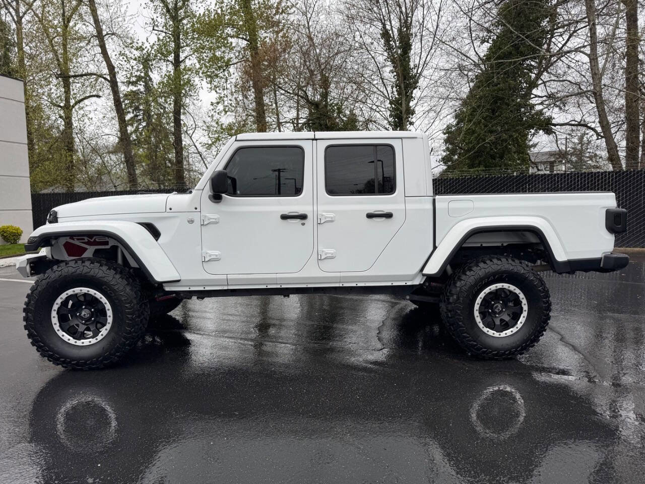 Used 2020 Jeep Gladiator Overland w/ Trailer Tow Package image 2