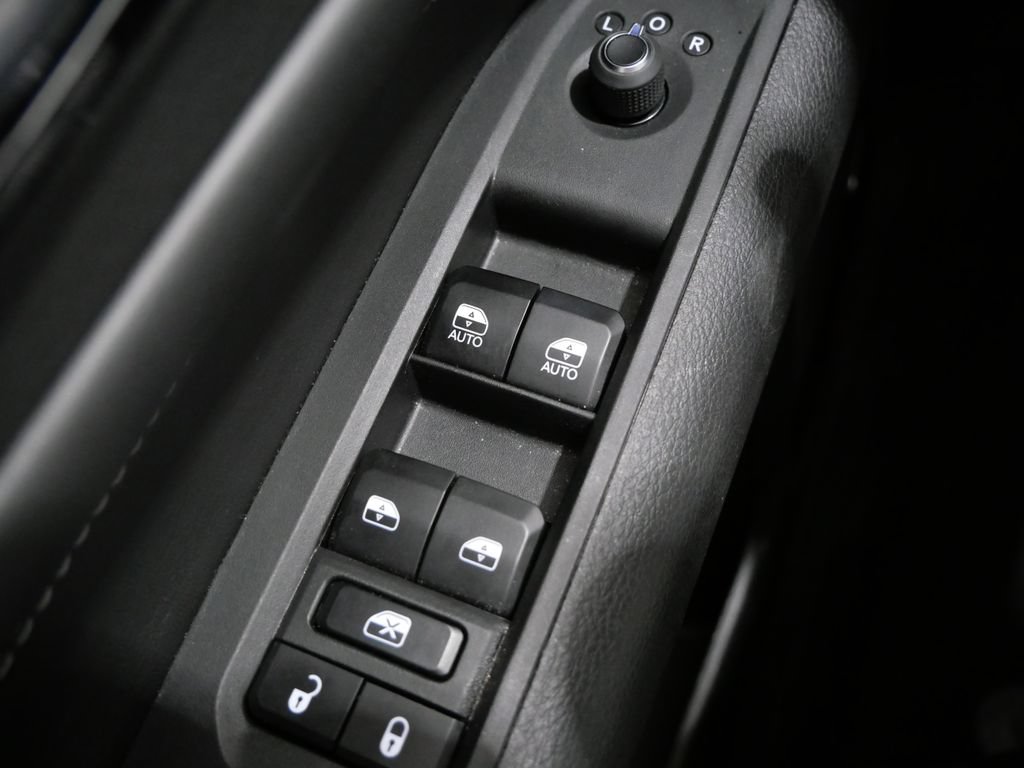 Used 2024 Jeep Compass Limited w/ High Altitude Package AWD/4WD image 13