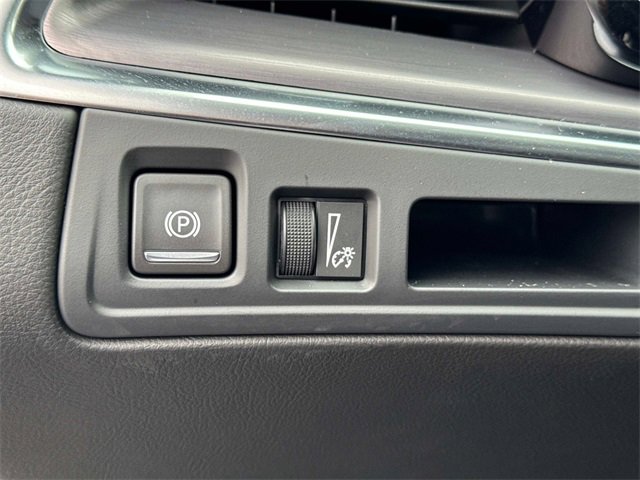 New 2025 Cadillac XT5 Luxury image 27