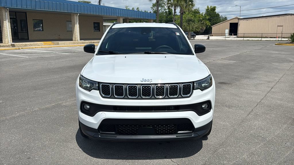 Used 2024 Jeep Compass Latitude AWD/4WD image 9
