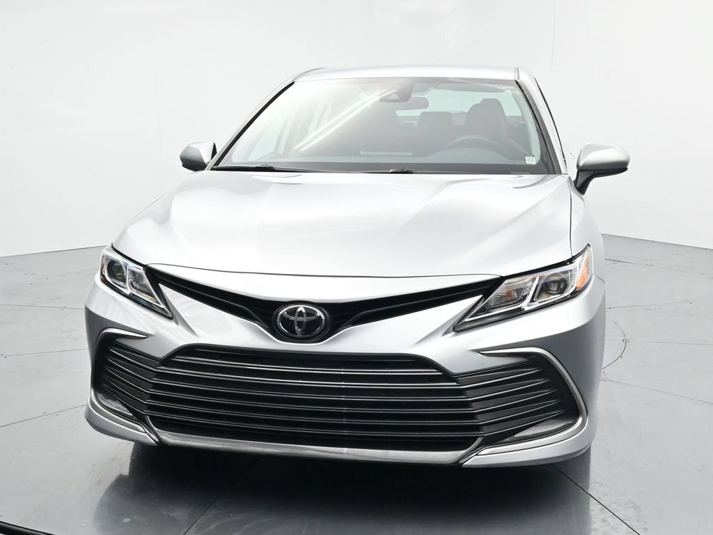 Used 2023 Toyota Camry LE FWD image 3
