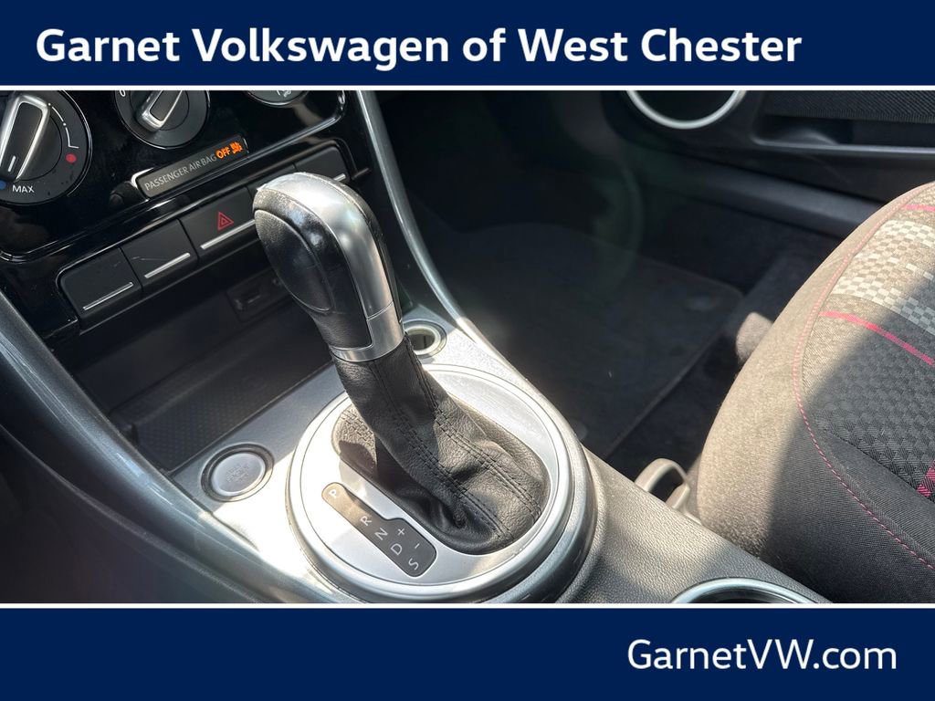 Used 2017 Volkswagen Beetle #PinkBeetle FWD image 21