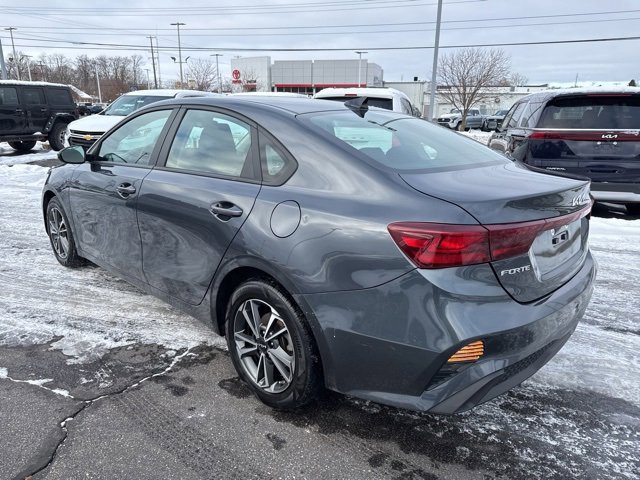 Used 2023 Kia Forte LXS image 5