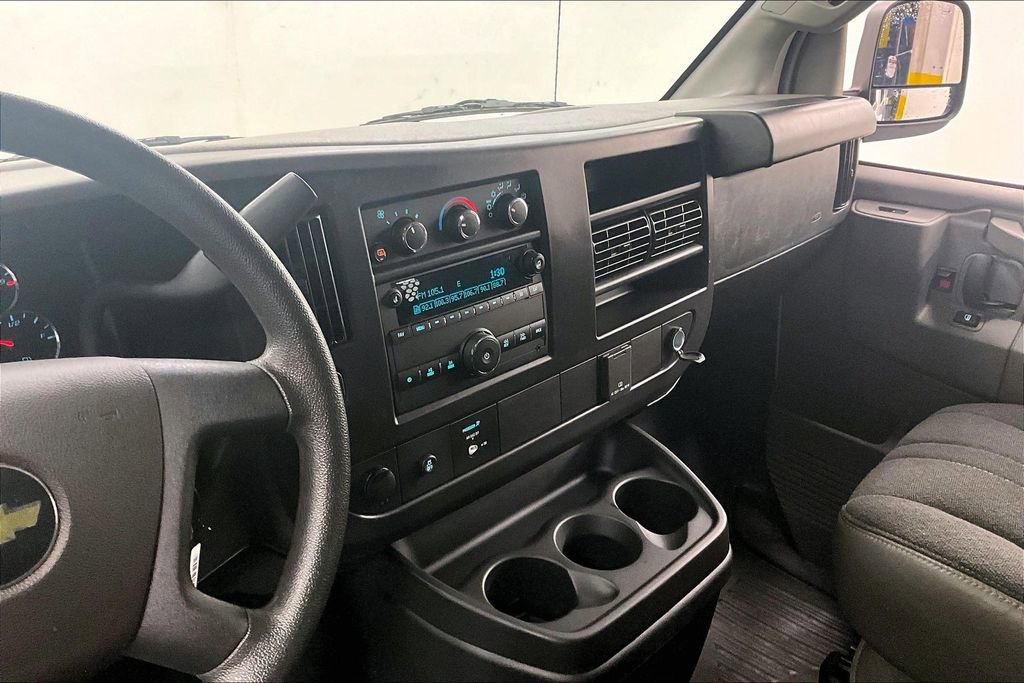Used 2025 Chevrolet Express 2500 w/ Driver Convenience Package RWD image 4