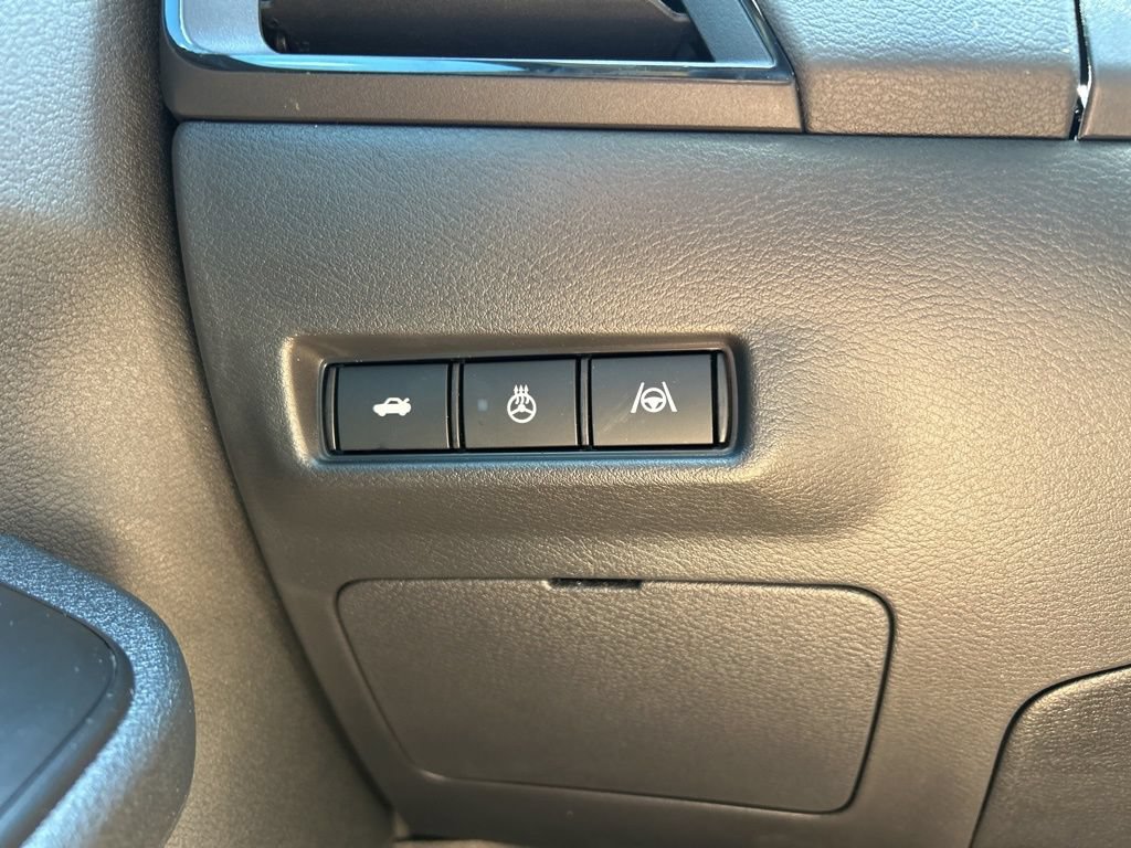 New 2026 Nissan Sentra SR w/ SR Premium Package FWD image 32