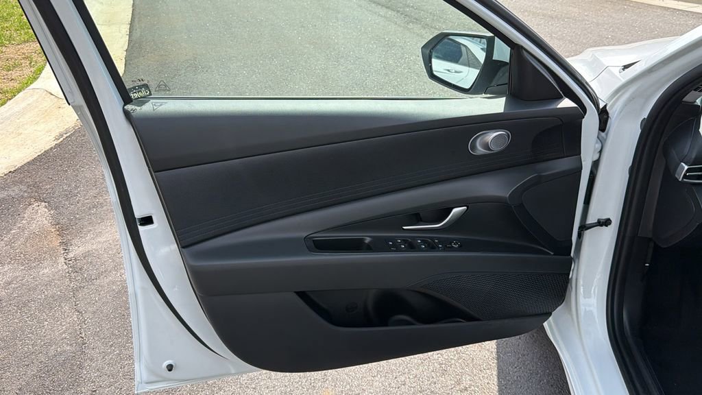 New 2026 Hyundai Elantra SE image 11
