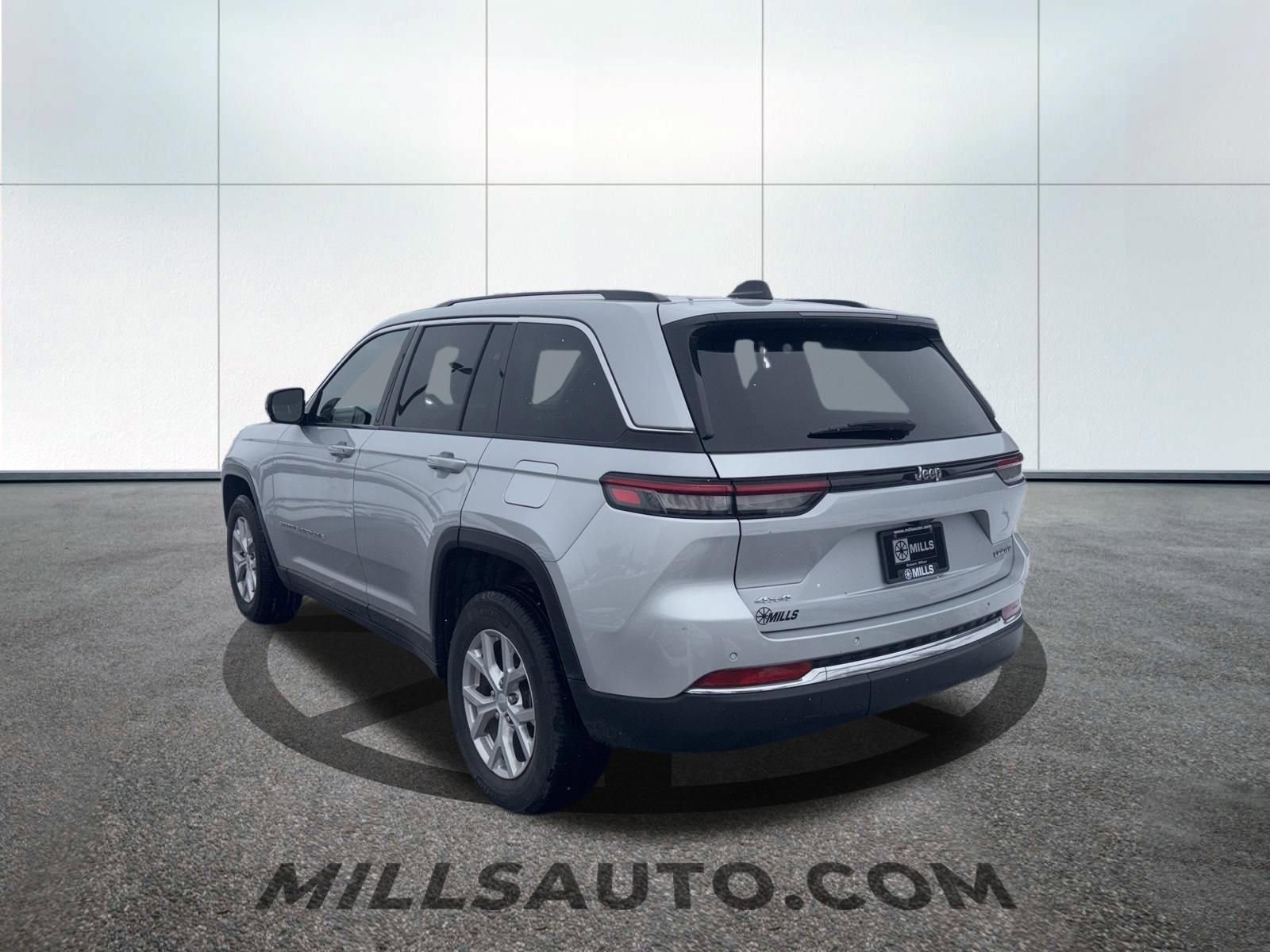 Used 2023 Jeep Grand Cherokee Limited image 9