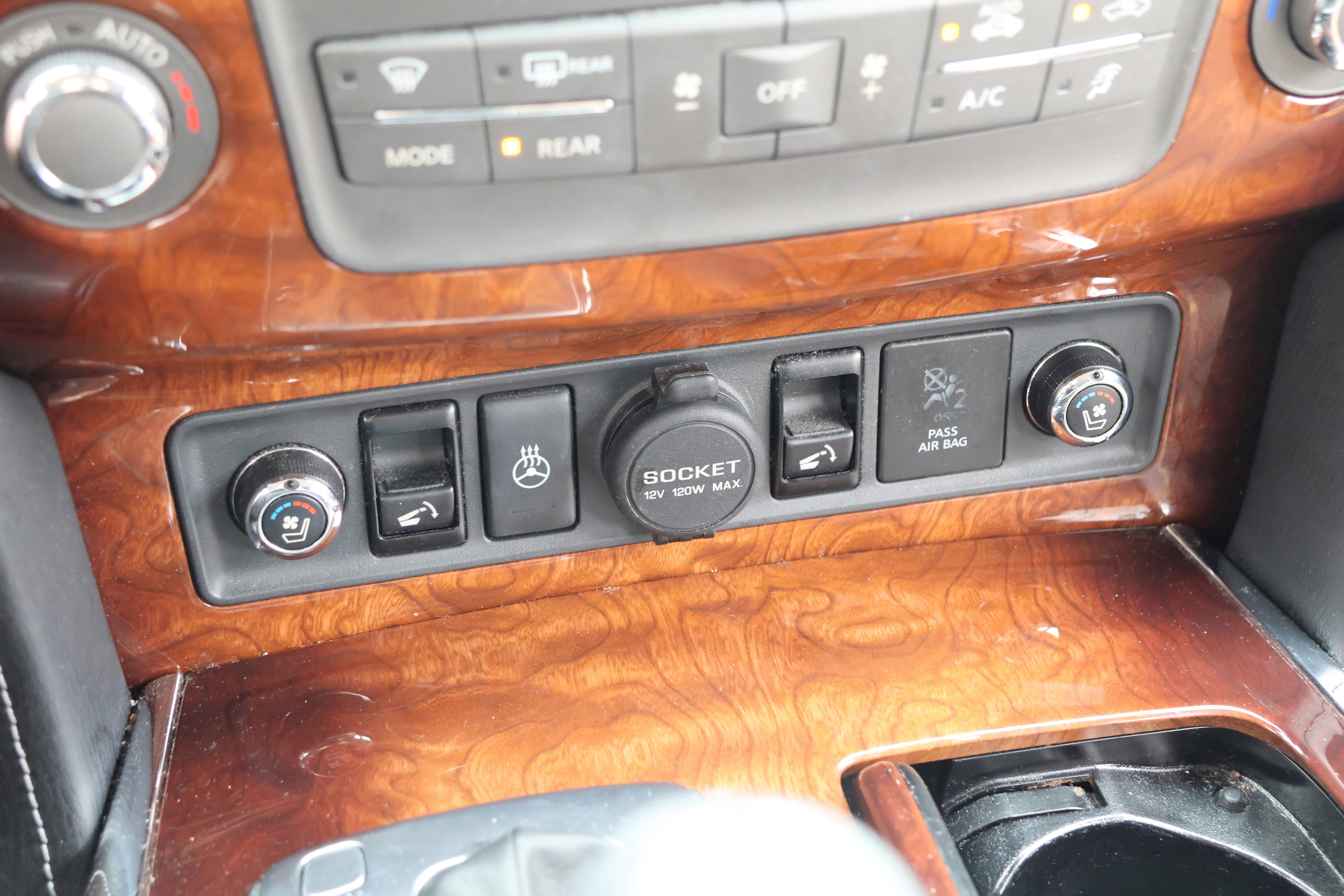 Used 2017 INFINITI QX80 2WD w/ Deluxe Technology Package image 28