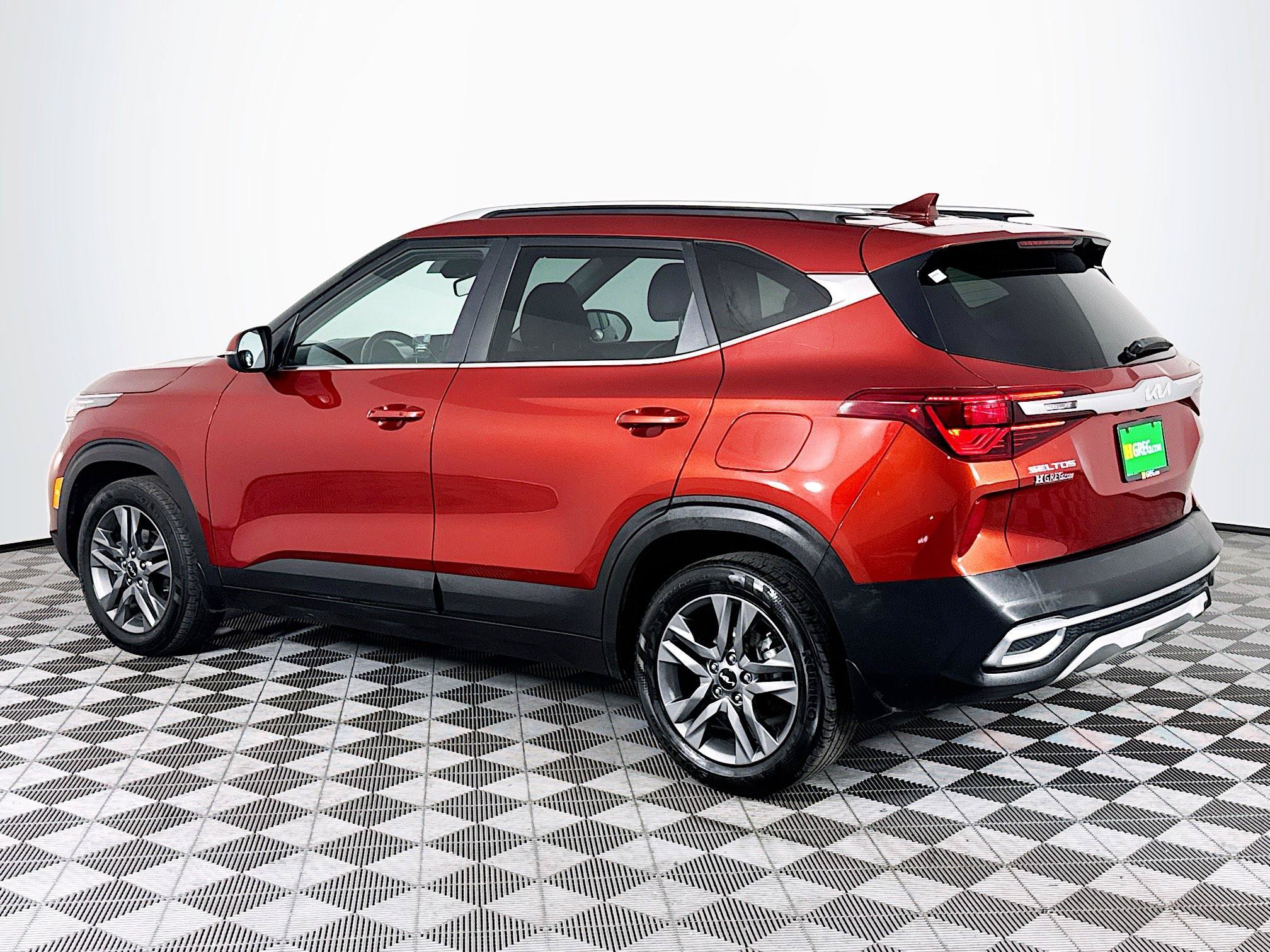 Used 2023 Kia Seltos S w/ Navigation Package FWD image 6