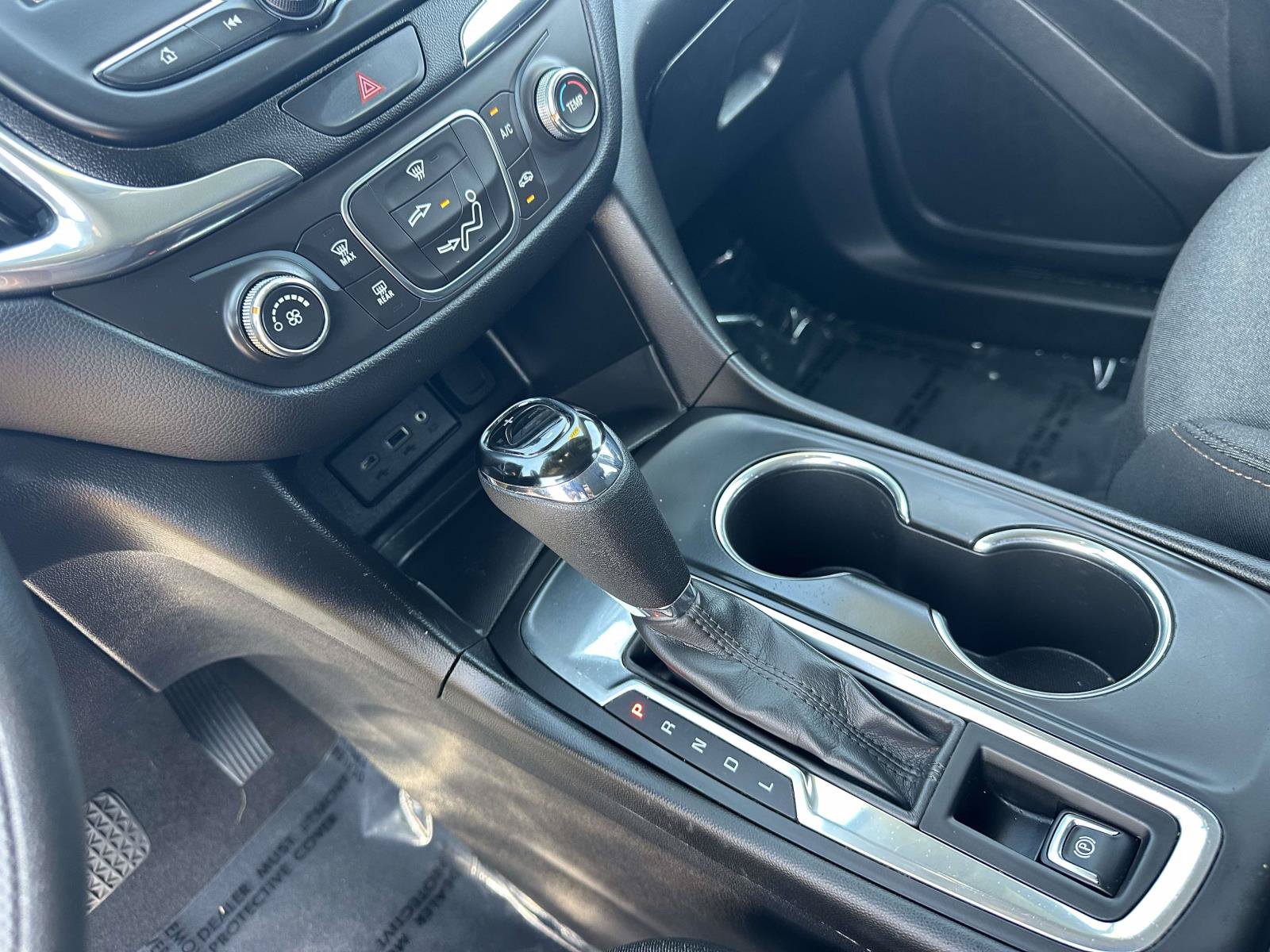 Used 2019 Chevrolet Equinox LT FWD image 12